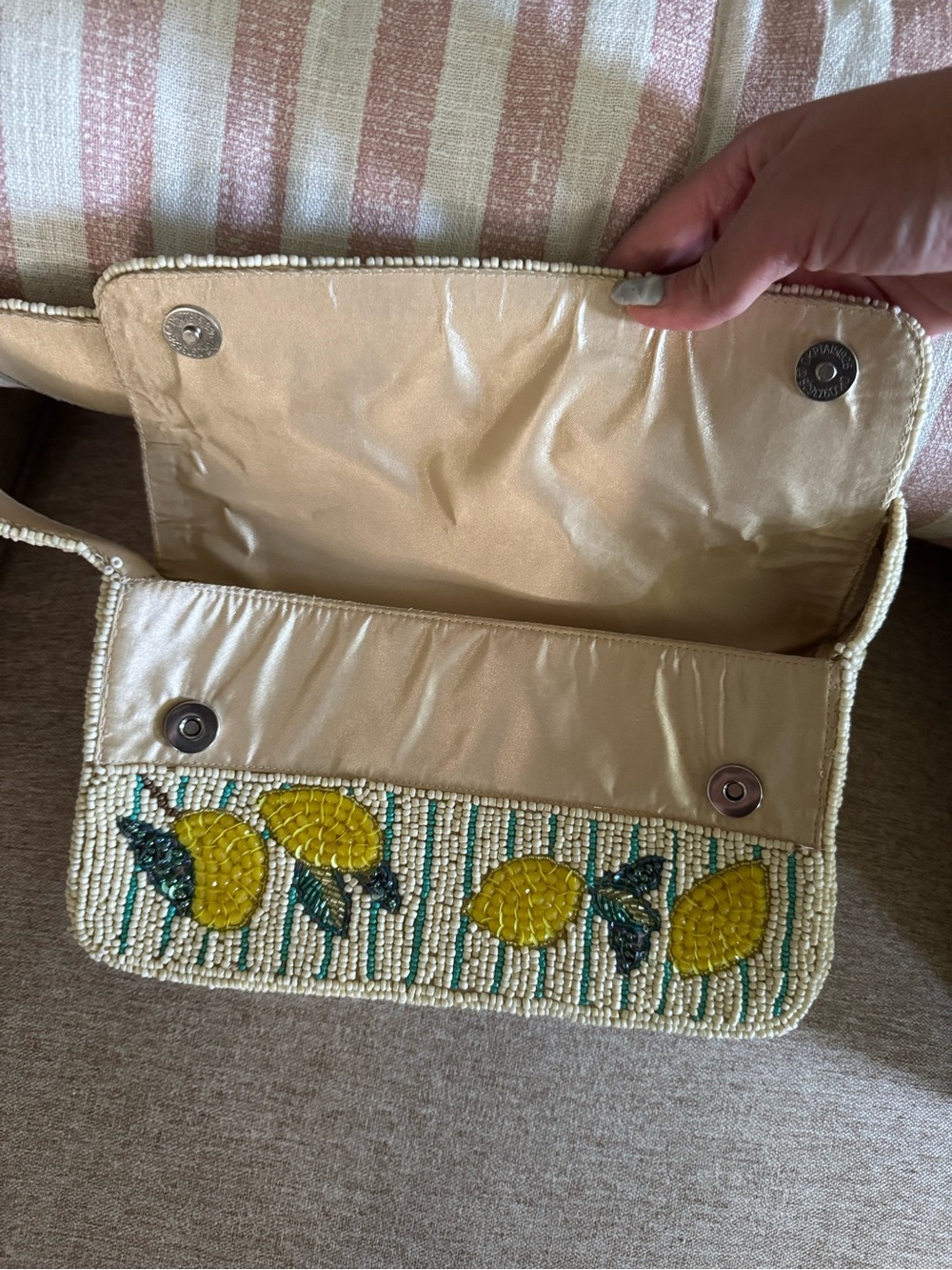 Beaded Lemon bag - Picture 3 of 3